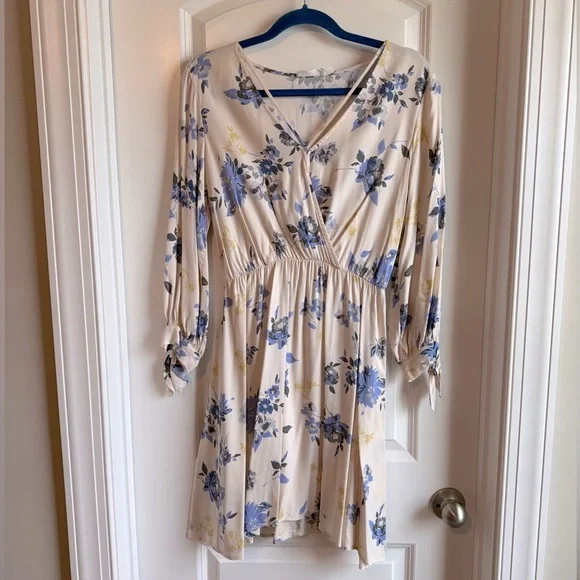 Lush Yellow V-Neck Sundress with 3/4 Bishop Sleeves - Picture 1 of 8